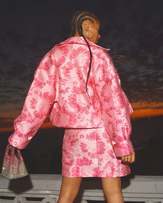 Tenues de festival pour danser en 2025: tendances audacieuses et colorées