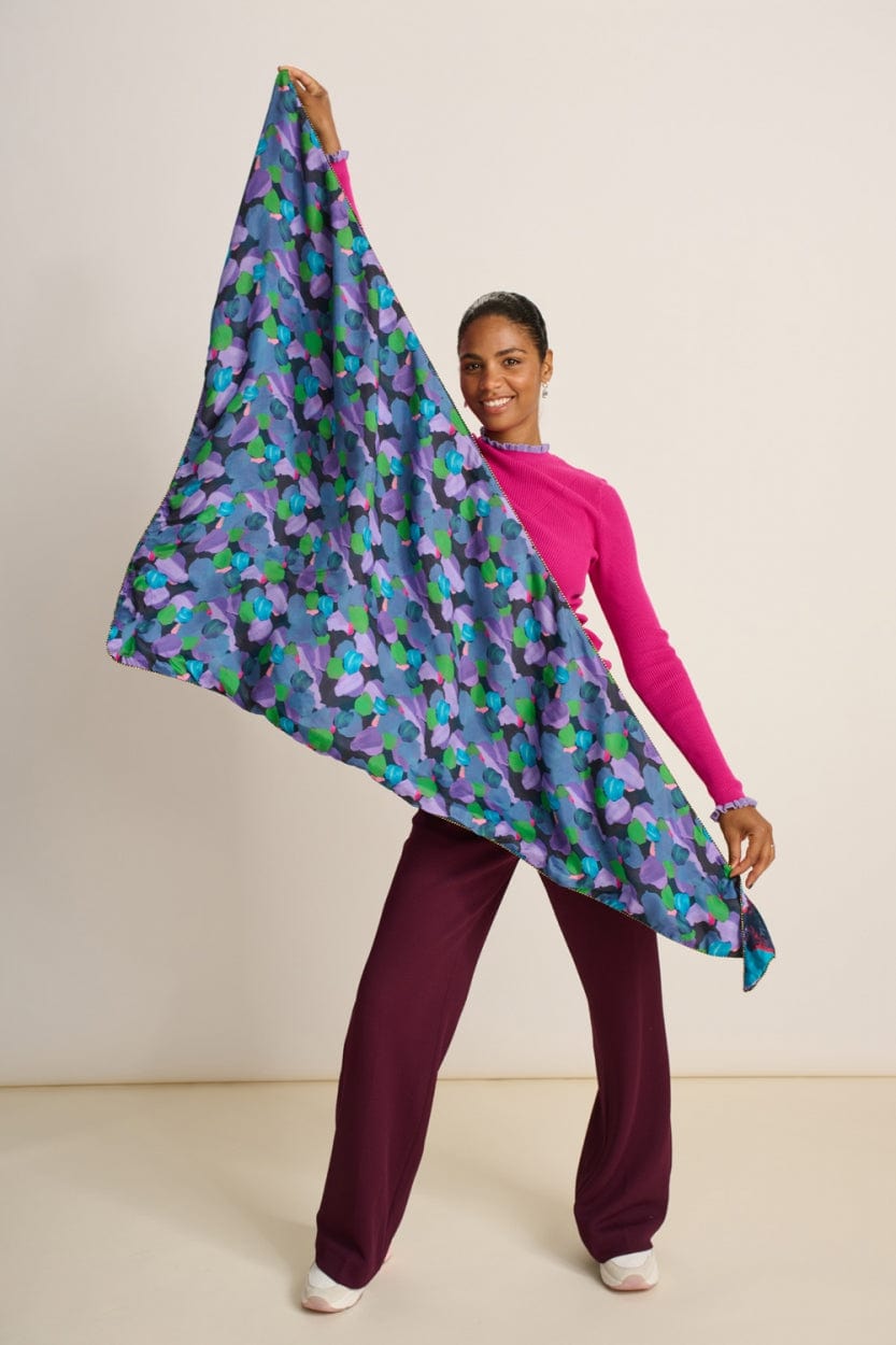 POM Amsterdam Shawls Blue / OS ÉCHARPE - Double Flower Pop Blue